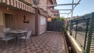 Adosado con piscina y terraza a 700m de la playa - Foto 4