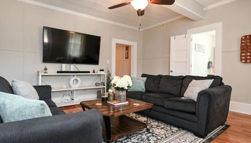 The Bulldog Farmhouse - 100 year old home - Foto 2, Other