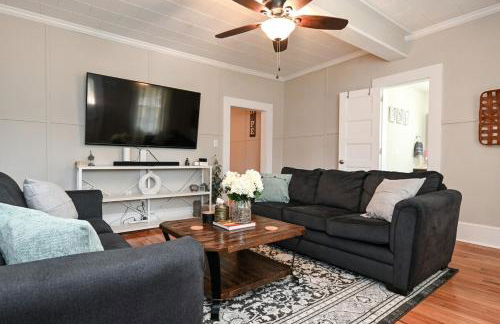 The Bulldog Farmhouse - 100 year old home - Foto 2