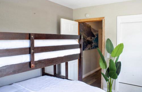 Private Home - #RedwoodSkyWalkRetreat - 5BD, Pro Pool Table, BBQ, Foosball, Darts, Fireplace, Movie Projector, Stereo, Cotton Bedding - Foto 31