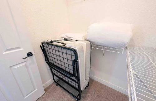 Tampa Private Large House, Game Room & Backyard - Sleeps 12, 4bdr, 3bth, Quiet Community, Near Everything in Tampa & St Pete - Foto 64