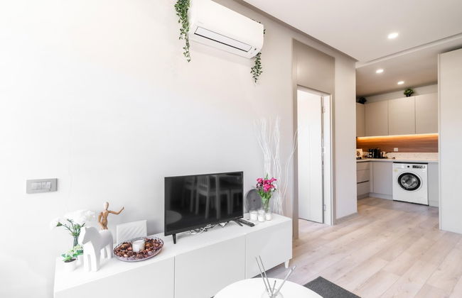 Central Studio w Balcony 10 min to Lara Beach - Foto 1