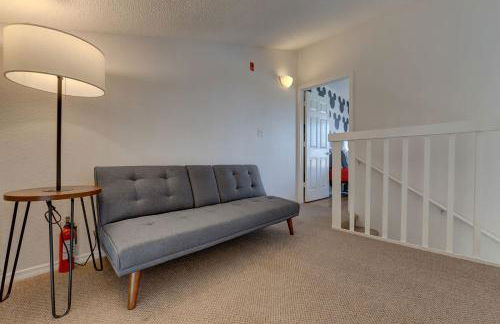 Charming and Cozy Townhome Near Disney - Foto 34