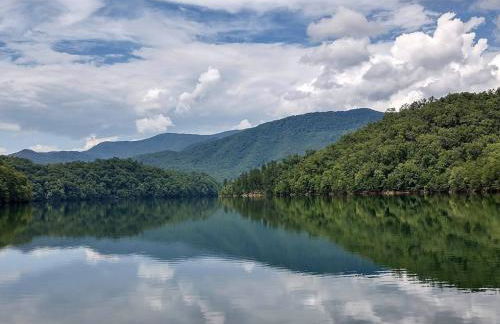 Peace of Heaven, Modern Chic Cabin, Majestic Mountain Views, Hot Tub, Fire Pit, Outdoor Games, Close to Town - Foto 67