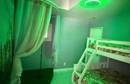 Disneyland Lux Villa 6BR 4BA Mini Golf Arcade Game - Foto 10