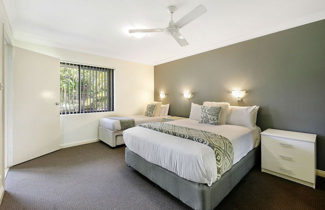 Smugglers on the Beach - Foto 3