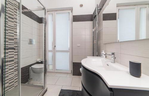 Luxury Seaview Apartment with Lift & Parking in Salerno City Center - Maison Dorotea - Photo 9