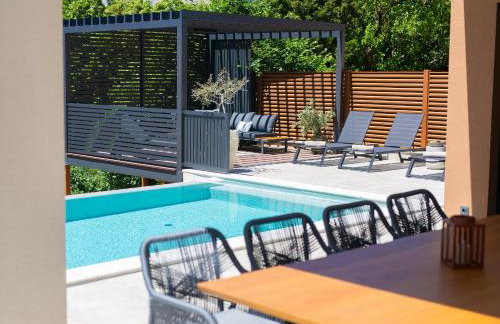 Villa Viverum with heated salt water pool - Photo 8