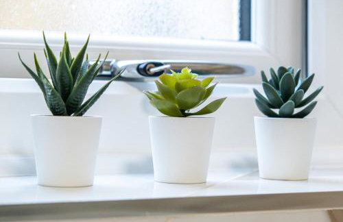 MK 2-Bedroom Contractor's Gem, 5 beds, sleeps 6, free parking - Foto 43