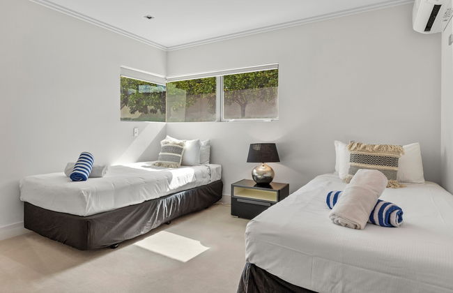 Sacred Waters - Foto 63