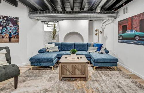 Trendy Two-Level Apartment - Foto 20