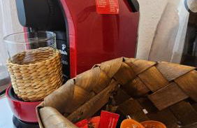 City Center Comfort - Cozy, Fully Equipped 3-Room Apartment Near Main Station - Foto 7