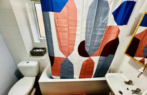 Chic 2BR escape near Luton Airport&Train Stn, Whipsnade zoo, Contractors - Foto 25