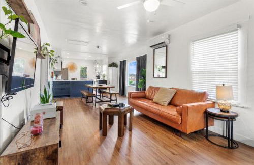 NEW Beautiful BOHO Home by Beach, Downtown + Shops - Foto 25