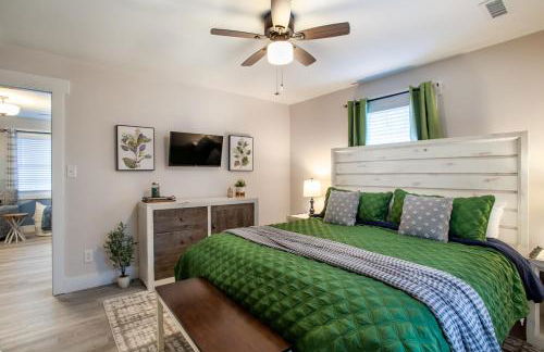 Blue Valley Inn - Hot Tub & Spacious Play Area! - Foto 27