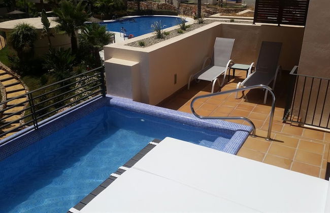 Apartment with Private Swimming Pool - Photo 20