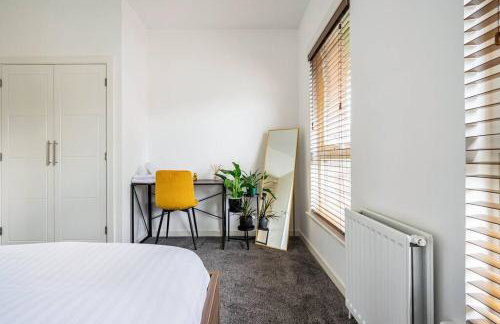 Bright, modern 2 bedroom house with free parking! - Foto 4