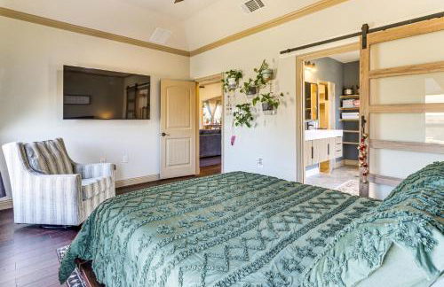 Pool and Hot Tub! Dog-Friendly AwaySis in SE Austin - Foto 13