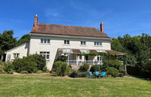 Croydon House - Photo 1