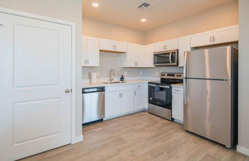 Serene 2BR Home with Premium Beds - Foto 22