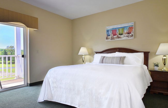 Four Seasons Island Resort - Photo 8