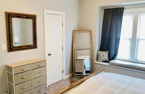 CHERRY STREET LUXURY- SHOPPING-DINING-BY DOWNTOWN AND HOSPITALs - Foto 32