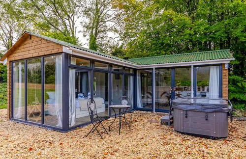 Glass House - Ukc7127 - Photo 1