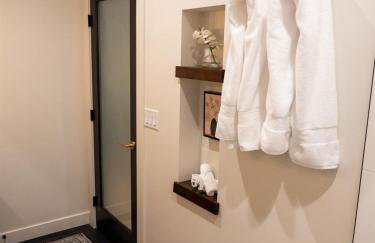 Downtown Boise Sunset Ave Romantic Private Suite - Photo 21