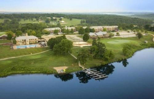 Beautiful 2BD condo in lakefront resort with lots of outdoor onsite activities - Foto 22