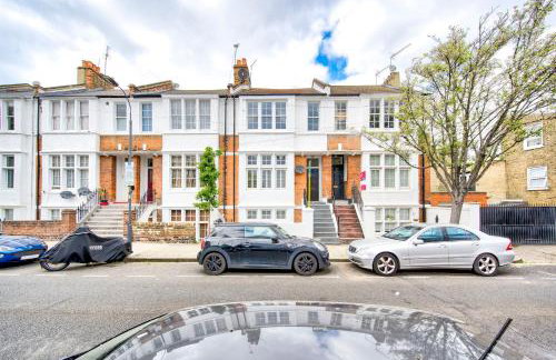 Beautiful 2 bed apartment in central London - Photo 1