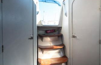 Sleep aboard a beautiful sailboat in Lisbon - Marina Parque das Nações - Foto 4