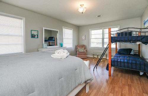 Spacious Home with Waterfront View-Welcome Pets - Foto 31