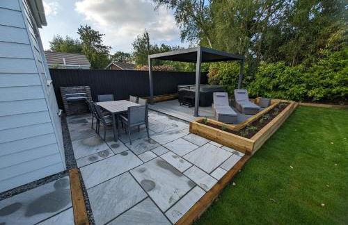 Hoot Hollow - Hot Tub Hideaway - Foto 13