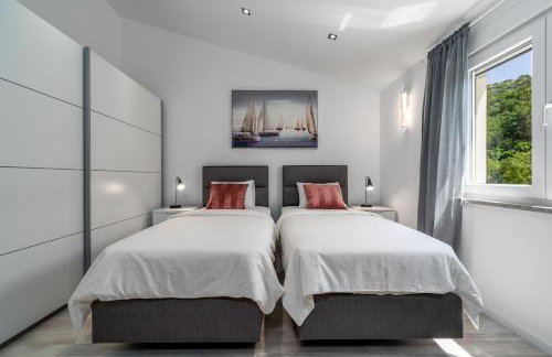 Villa Zara with 32 sqm heated Pool, Jacuzzi, Billiard, Tennis table, 8pax - Photo 28