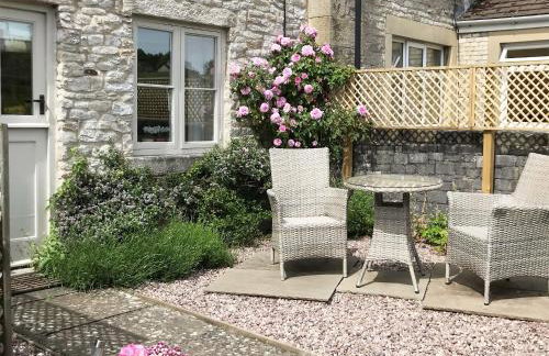 Periwinkle Cottage - Photo 12