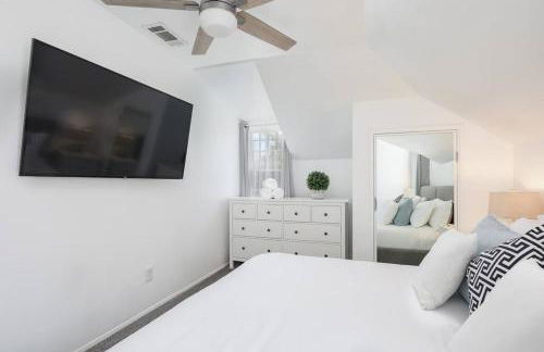 3 Bedroom 2 Bath House with Parking - 10 Guests - Foto 11