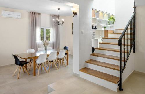 VILLA ROKO with 4 bedrooms, 32sqm heated pool - Photo 18