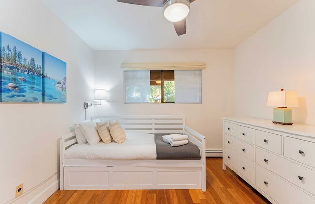 Walk to Lake, Dining+shops 5mins to Ski Resort Incline Paradise by Avantstay - Photo 30