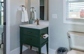 Heart of Brevard Hideaway - Walk/Bike to Downtown! - Foto 24