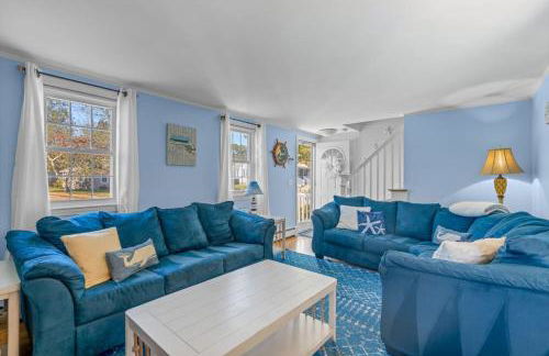 Charming House by the Beach with Patio Grill and FirePit - Foto 6