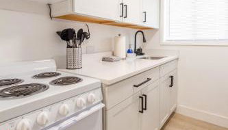 Quaint 1 BD 1 BTH Guest Home Minutes from Gonzaga - Foto 3, stove, pet friendly, minibar