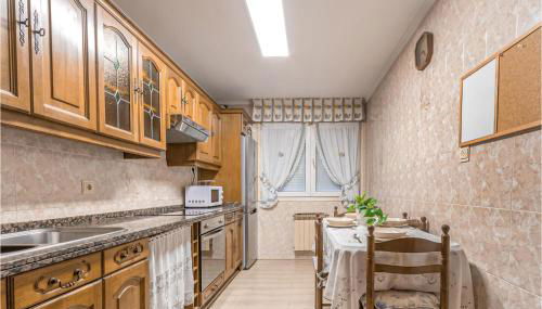 Stunning Apartment In Gijón With Wifi - Foto 3