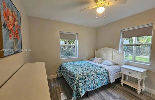 Tropical Oasis - BBQ and Beach-Inspired Nook - Foto 8