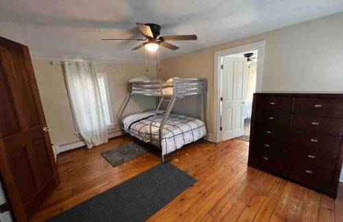 Spacious 5 BR Home w/ Hot Tub - Foto 18