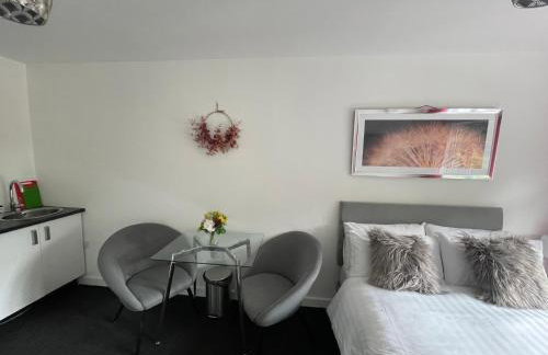 Large Stylish 2 Bedroom Apartment Stevenage Sleep 6 - Foto 26