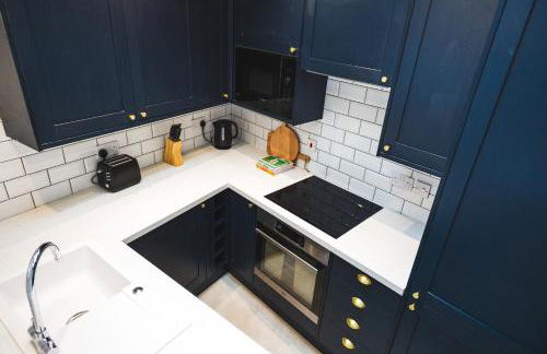 Cathys Cottage, Sun Trap Patio, Modern 3 Bed, Central, Parking - Photo 13