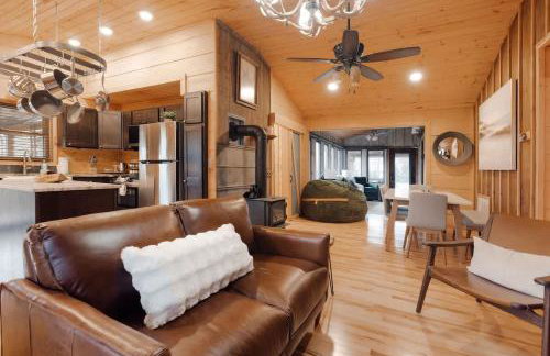 Home with Sauna & Hot Tub & Lake Access - Foto 16