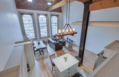 The Elevated Gallery - Historic Loft - Heart of Downtown - 98WalkScore - Foto 24