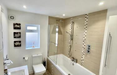 Luxury Pamper Home Hot Tub & Sauna Ladies Retreat - Photo 38