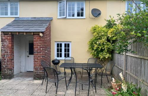 Cute cob cottage - Photo 9